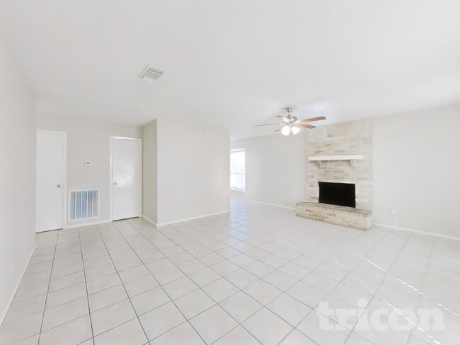 Building Photo - 4615 Tealgate Dr