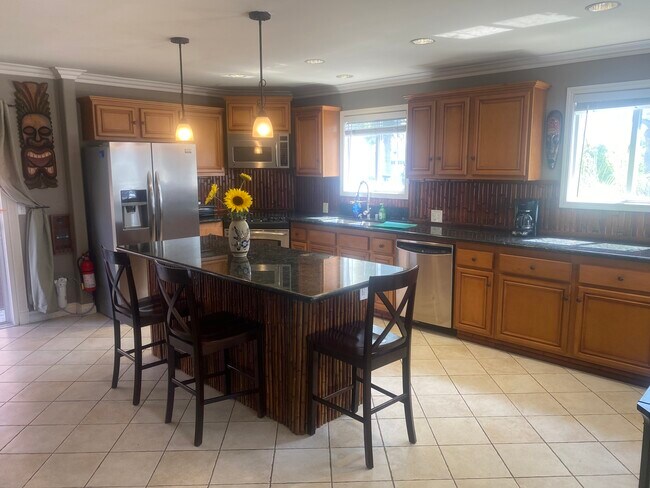 Building Photo - 2615 Armour Ln