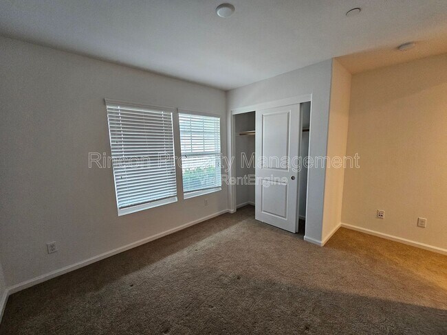 Foto del edificio - 3647 W Hemlock St