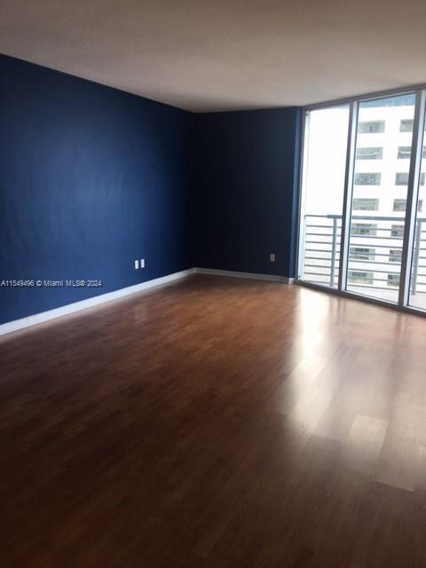 Foto del edificio - 335 S Biscayne Blvd