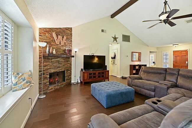 Foto del edificio - 1038 St John Dr