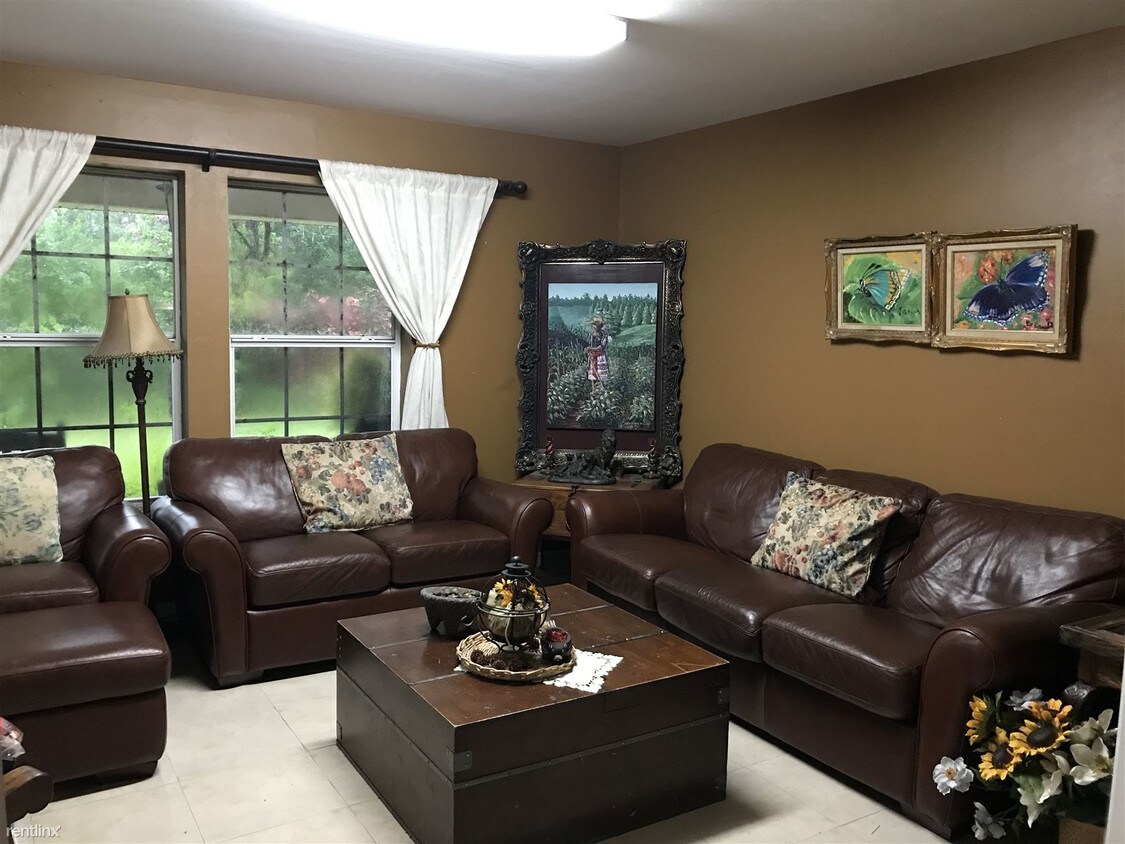 Foto principal - 4 br, 3 bath House - 3300 Pioneer 11th Street