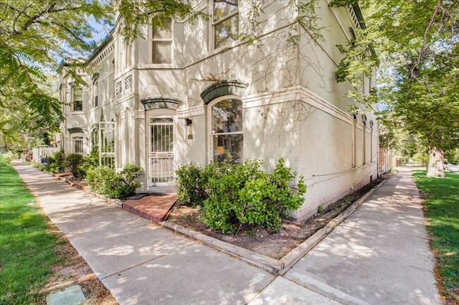 Building Photo - Architecturally Stunning Curtis Park Townh...