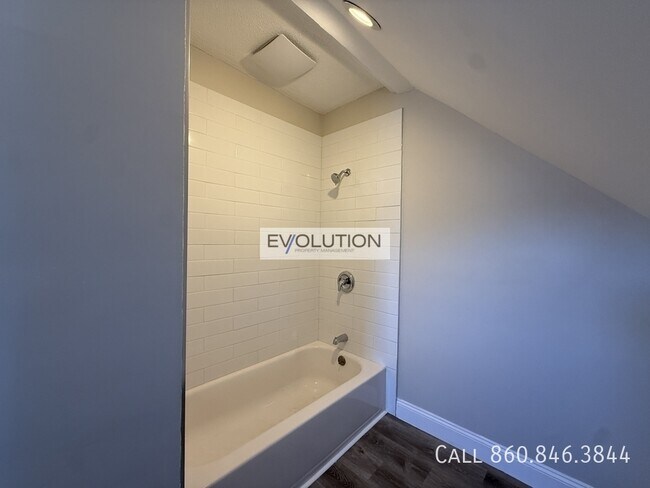 Foto del edificio - 228-230-230 Franklin Ave