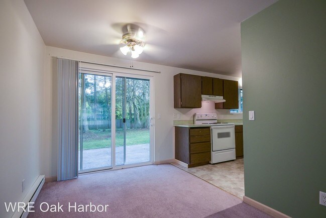 Building Photo - 3 br, 1 bath House - 1034 Ridgeway Drive