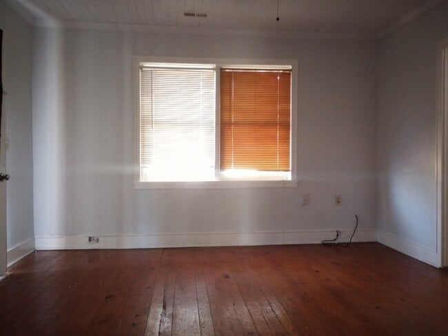 Building Photo - 112 Sloans Grove Rd