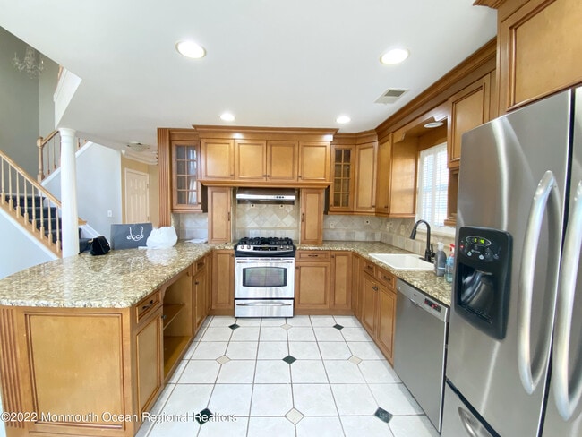 Building Photo - 11 Painted Wagon Rd