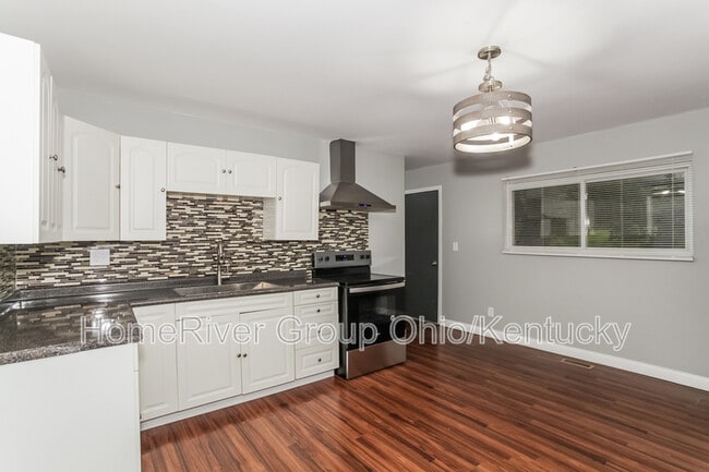 Building Photo - 10735 Invicta Ct