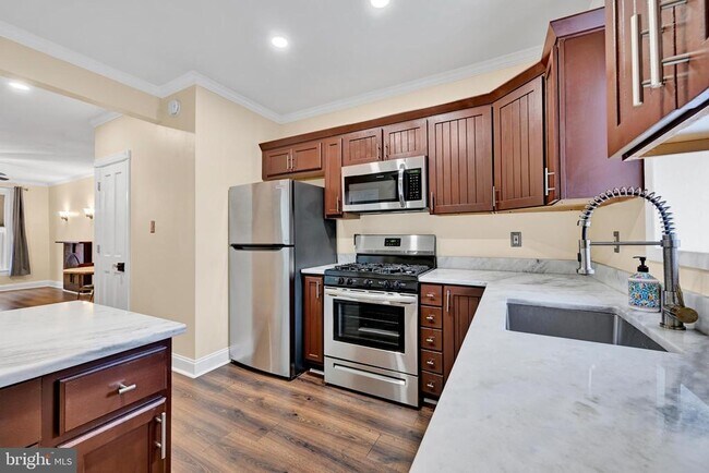 Foto del edificio - 127 N Glover St