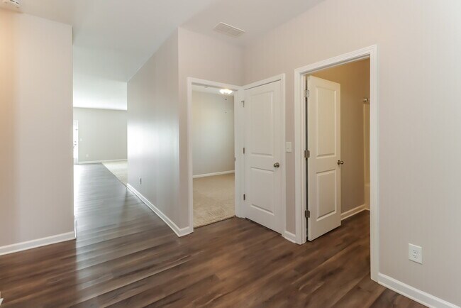 Building Photo - 1062 Cold Water Dr