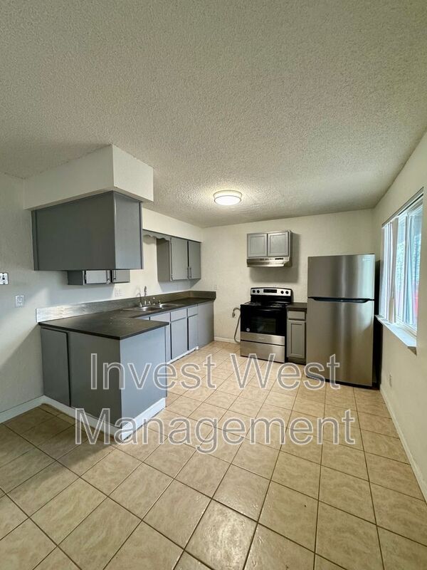 Foto del edificio - 944-933 33rd Ave