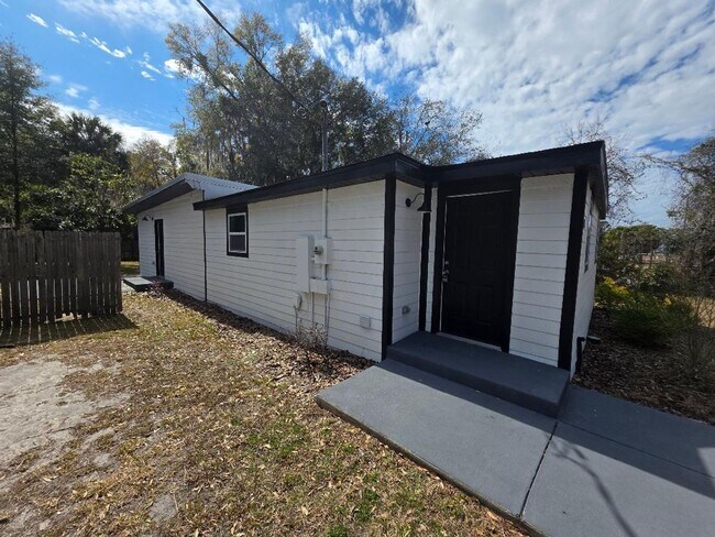 Foto del edificio - 21307 SE Hawthorne Rd