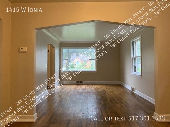 Building Photo - Updated 3-BDR 1-BTH Home with Basement & G...