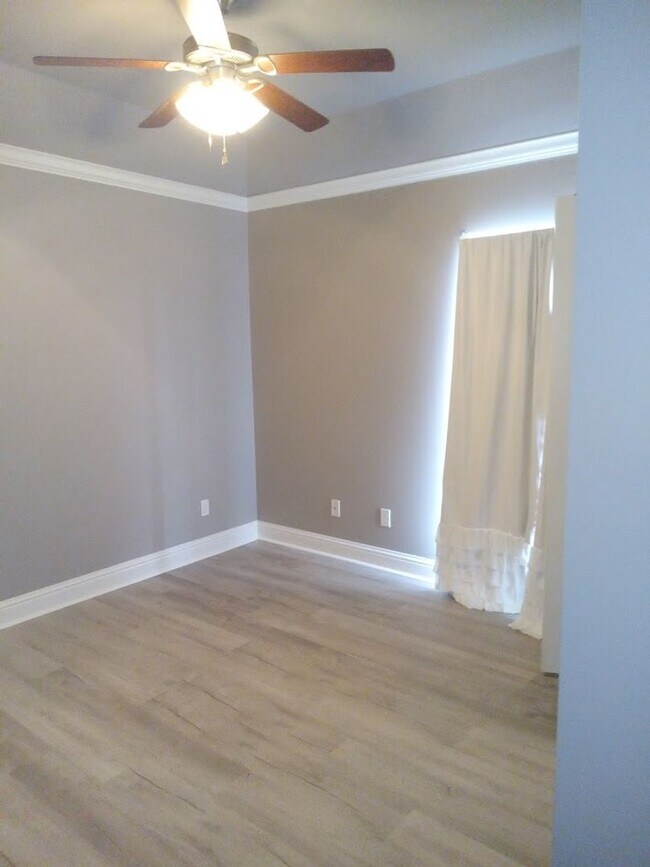 3 BEDROOM 2 BATHROOM IN DOGWOOD SOUTH IN H... House Rental in