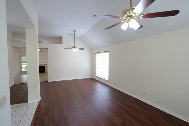 Foto del edificio - 1314 Hollow Ash Ln