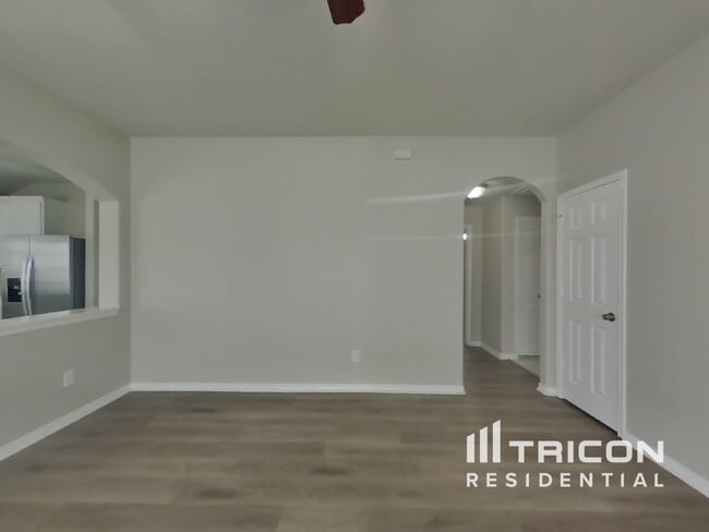 Building Photo - 318 Annatto Ln