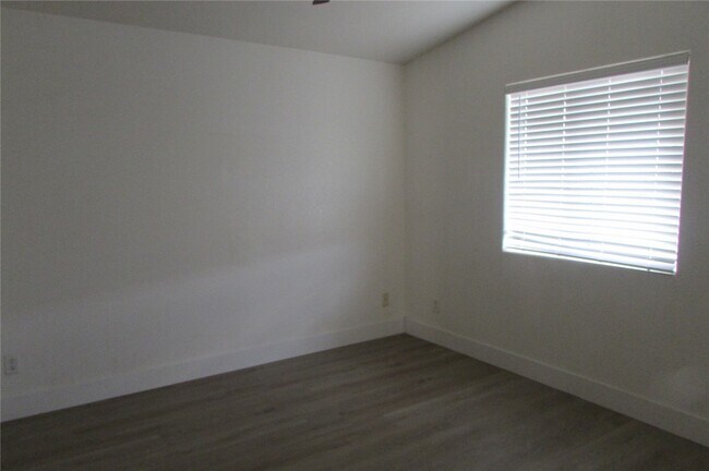 Building Photo - 2361 Taos Dr