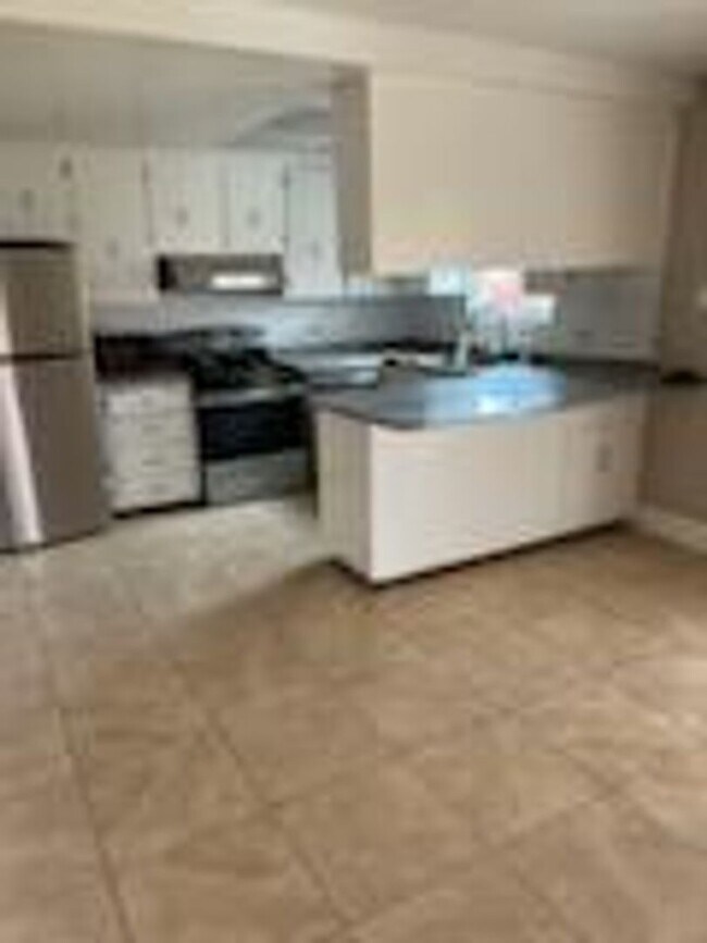 Foto del edificio - Corner lot home!