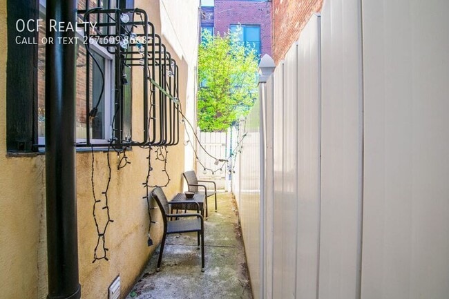 Building Photo - 2111 Kimball St