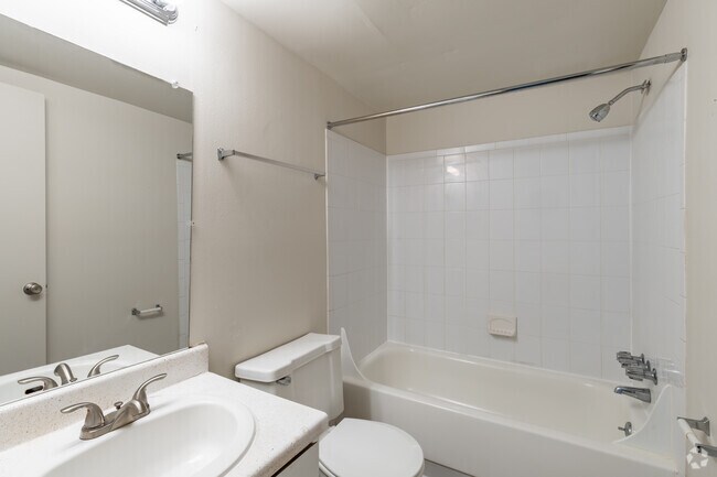 1HAB, 1BA - 730 ft² - Belleville Pointe Apartments