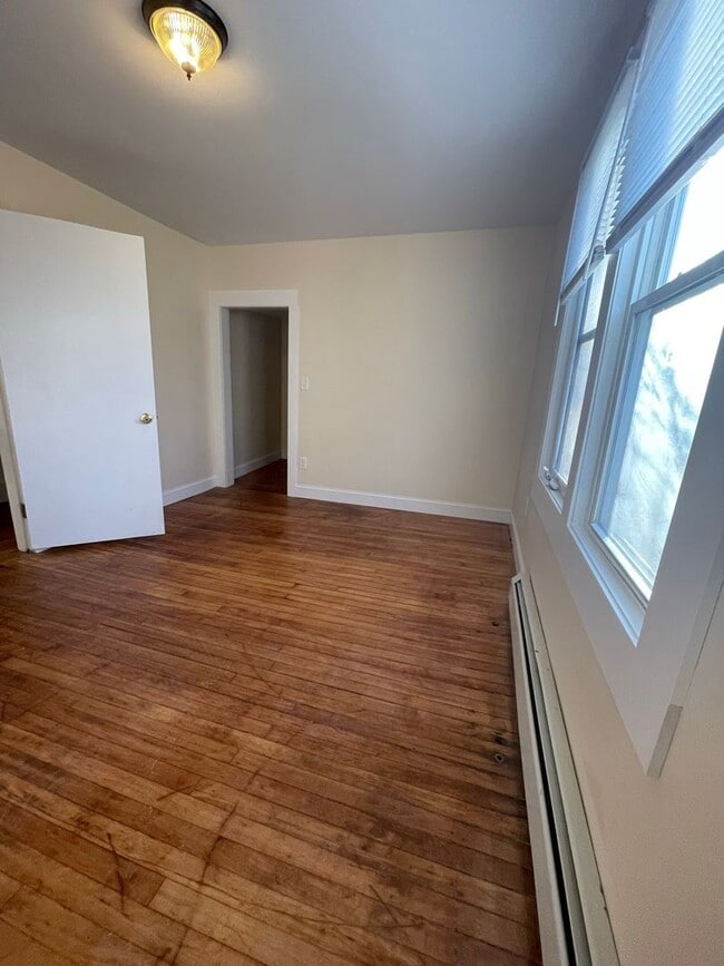 Photo - 45 1/2 Willow St Apartment