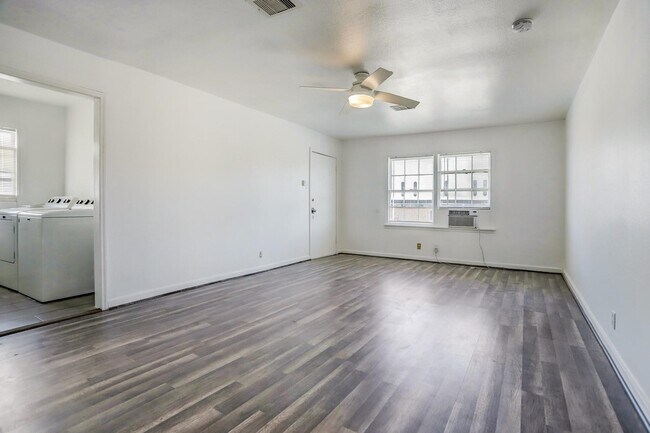 Foto del edificio - 3446 Blodgett St