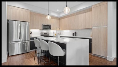Building Photo - 5515 Humming Bird Ln