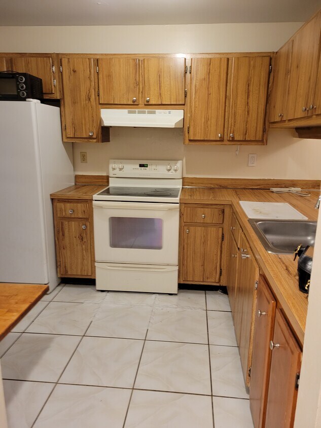 9491 W Daffodil Ln, Miramar, FL 33025 Townhome Rentals in Miramar FL