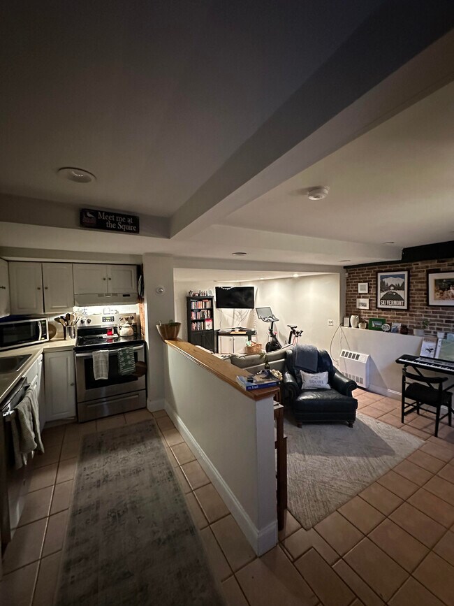 Building Photo - 674 Tremont St