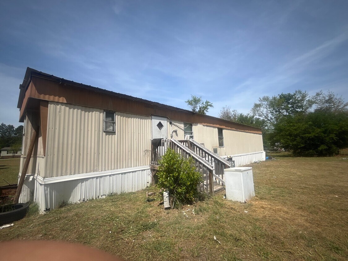 Foto del edificio - 390 Country Springs Dr
