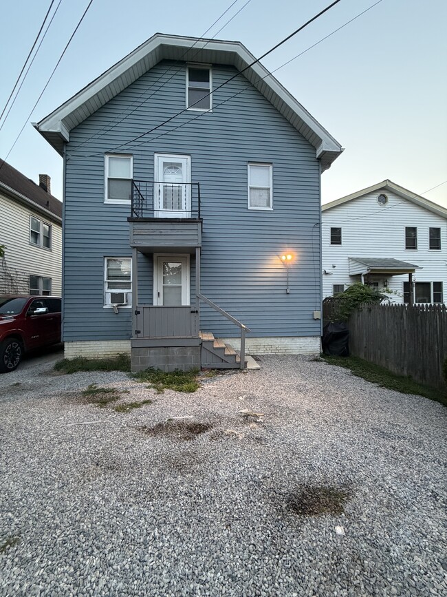 Building Photo - 1623 Hopkins Ave