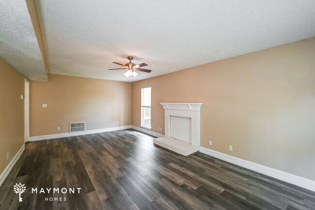 Foto del edificio - 13715 Dealtry Ln