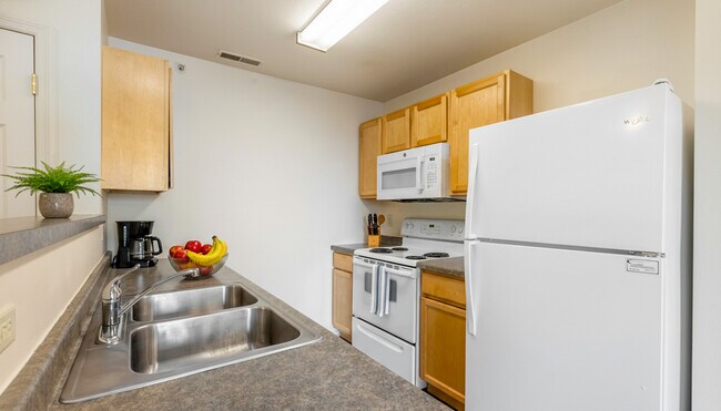 cocina de muestra - Brookside Park Apartments