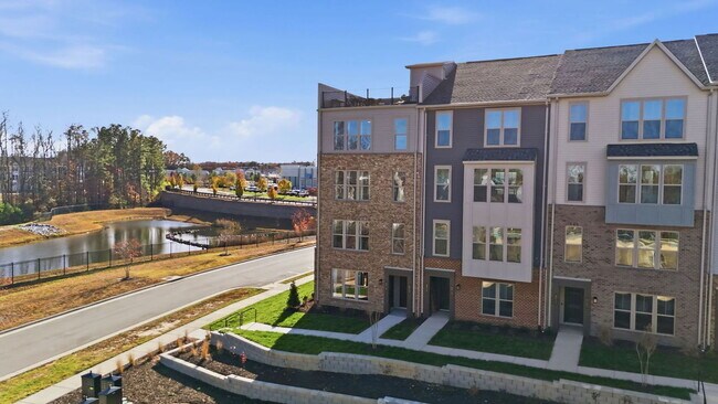 Foto del edificio - 6905 Cosby Vlg Ter