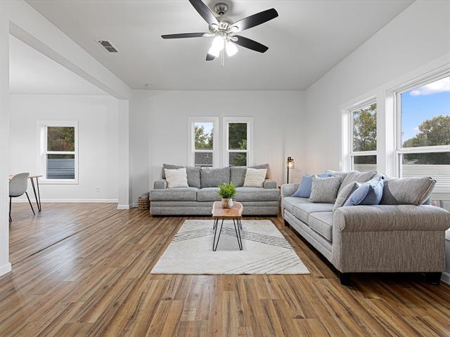 Foto del edificio - 611 Cherry St