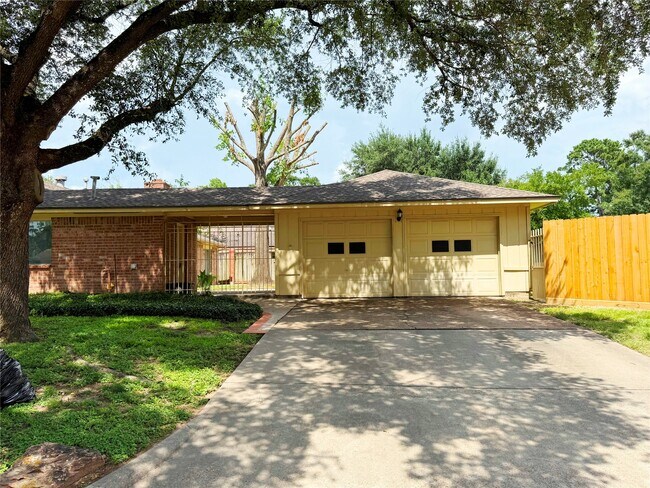 Foto del edificio - 13430 Exton Ln