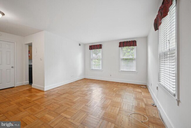 Foto del edificio - 2727 Ordway St NW