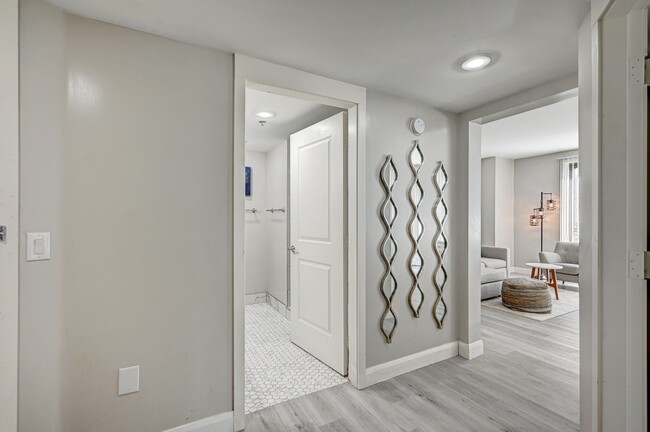 Building Photo - 1 Bedroom Furnished Condo in Lake Las Vegas