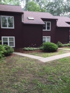 Primary Photo - 190 Oak Cir