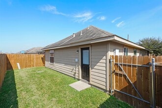Building Photo - 5719 S Brenwood Dr
