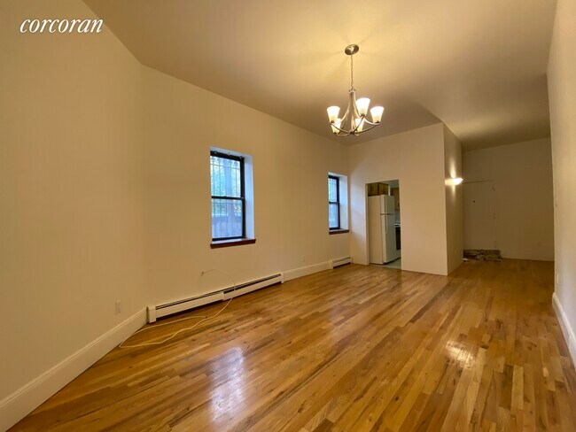 Building Photo - 258 Wyckoff St
