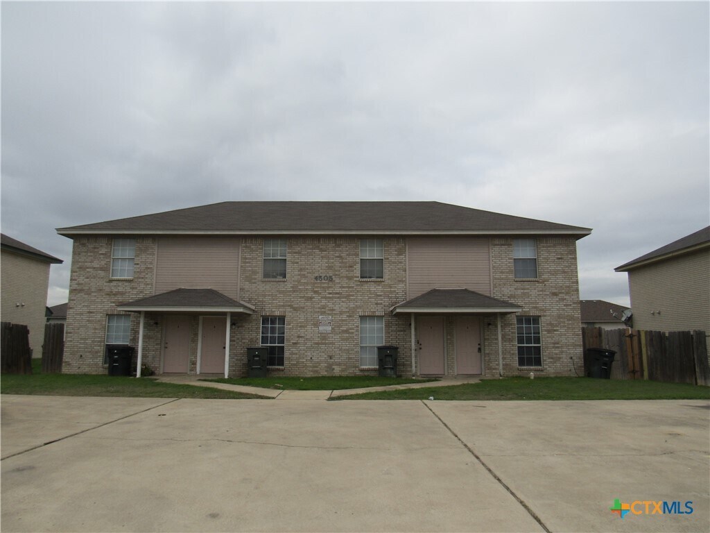 Foto principal - 4505 Jeff Scott Dr