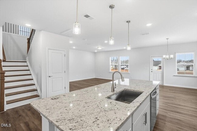 Foto del edificio - 465 Grange Farm Pl