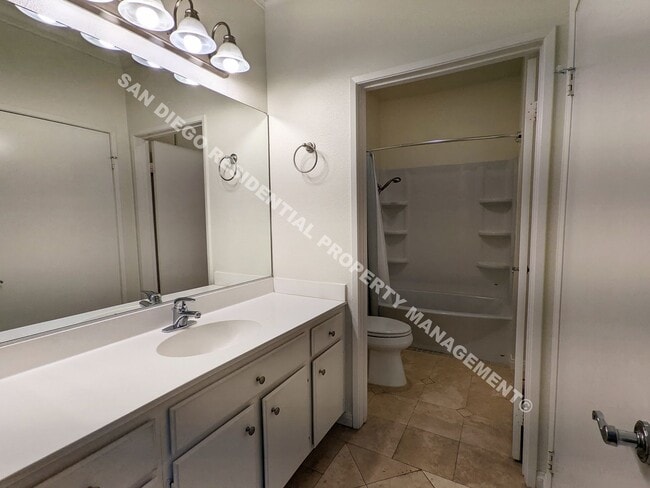 Building Photo - Incredible Two Bed, Two Bath, Condo in Lux...