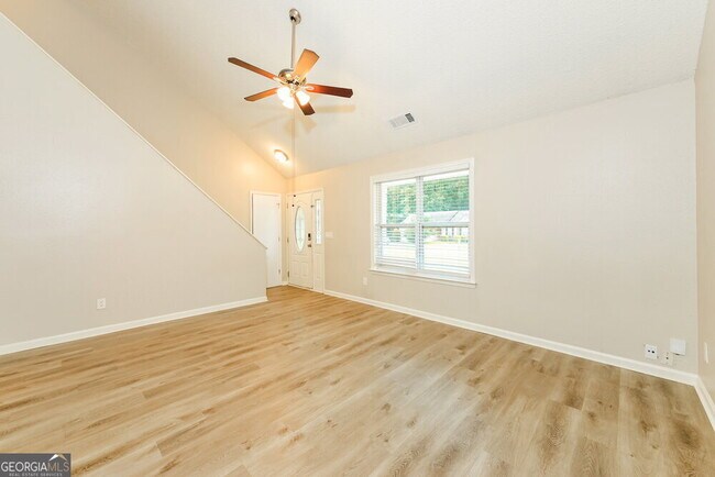 Building Photo - 1612 Picadilly Ct NE