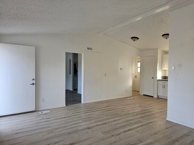 Building Photo - 6330 Goleta Ave