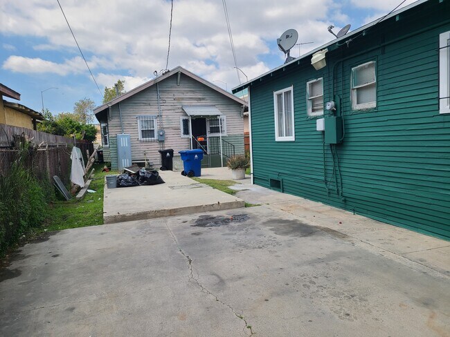 Foto del edificio - 5856 1/2 S Olive St