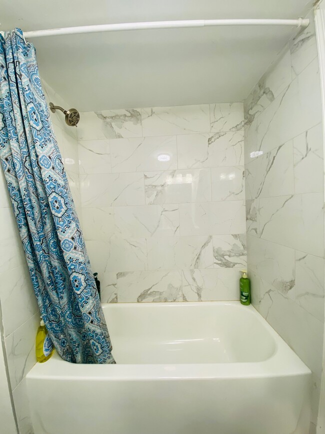 Foto del edificio - 3606 Royce Ct