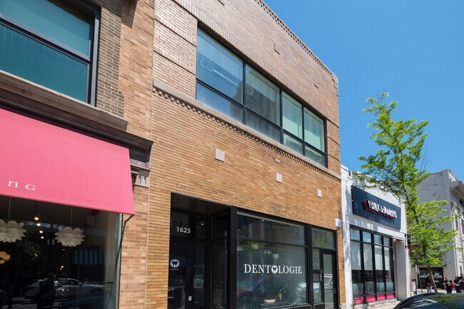 Foto del edificio - 1625 N Milwaukee