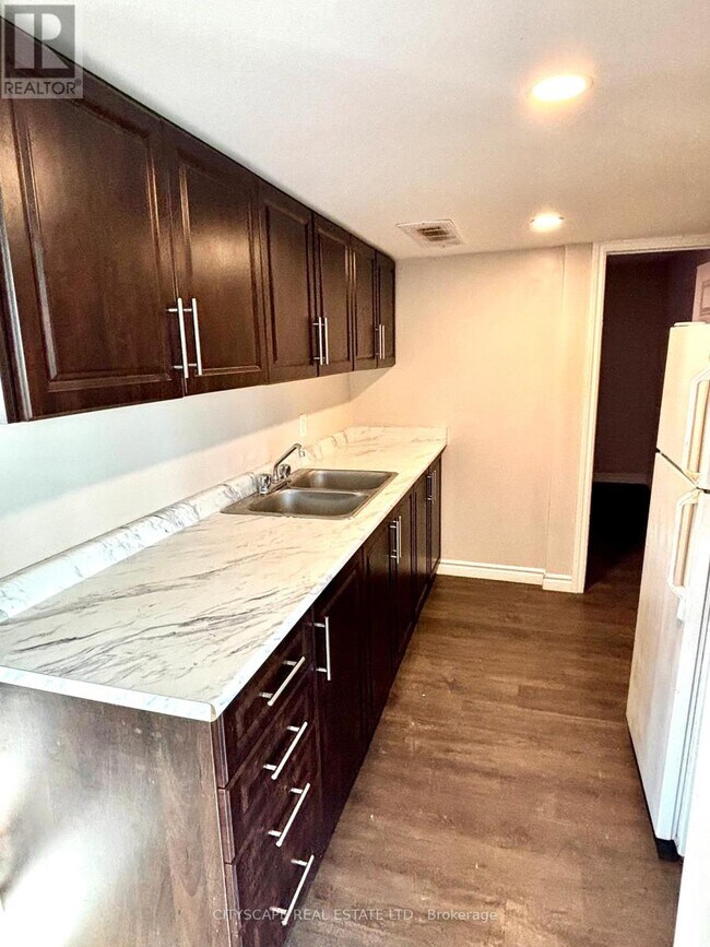 Photo du bâtiment - LOWER - 93 COLUMBIA ROAD